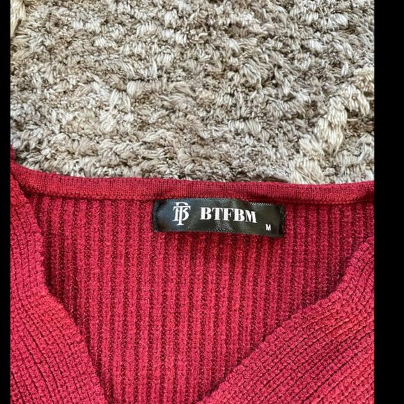 Off-the-Shoulder Red Sweater - Picture 3 of 4